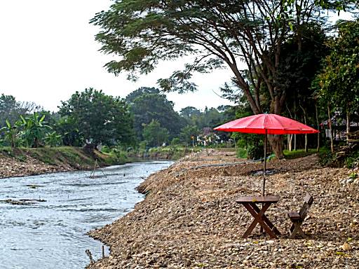 Sawasdeepai River Resort